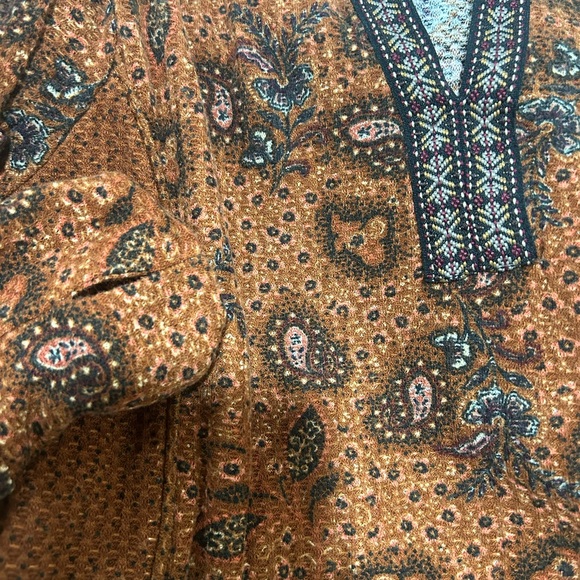 Anthropologie DR2 Waffle Knit Embroidered Paisley size L thumb hole - Picture 5 of 5